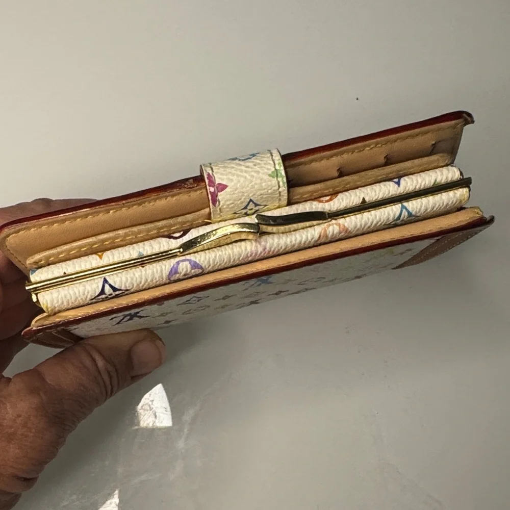 Louis Vuitton White Murakami Monogram Wallet - Picture 3 of 12